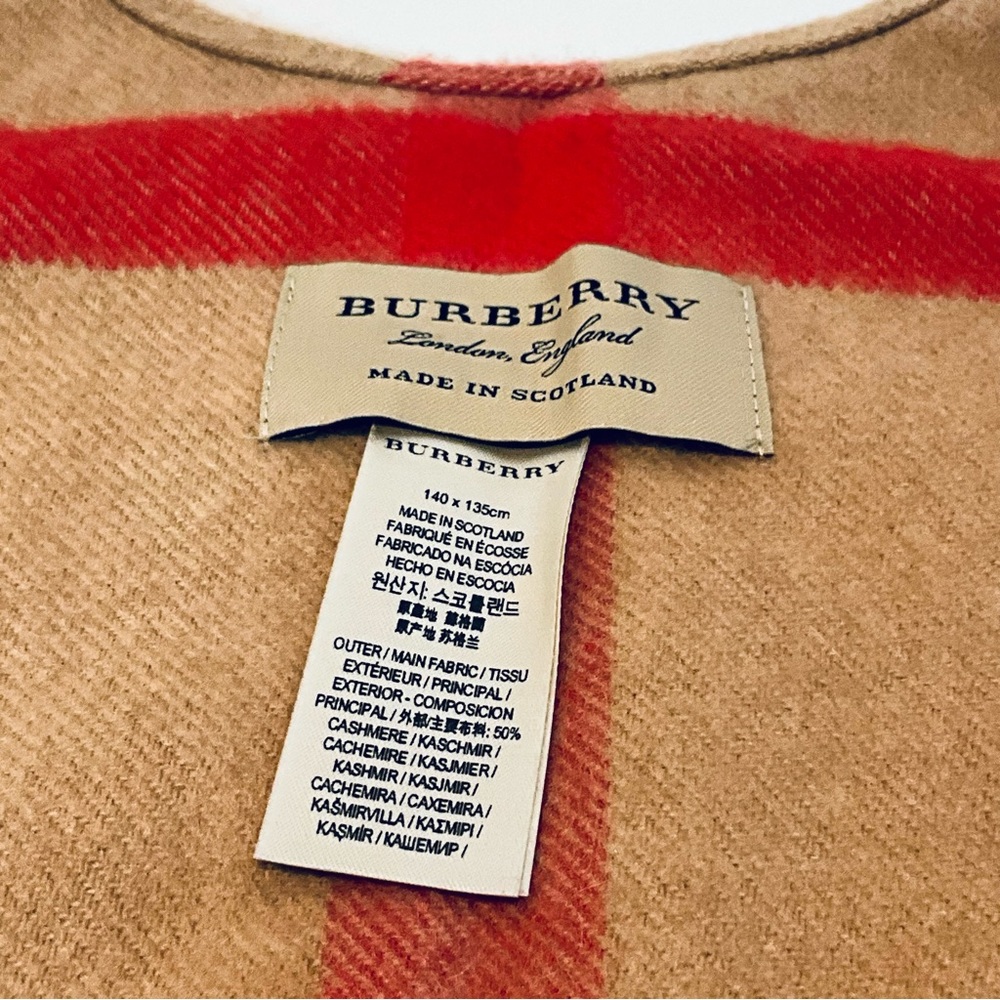 BURBERRY LONDON CHECK CASHMERE / MERINO WOOL CAPE. - Picture 7 of 7